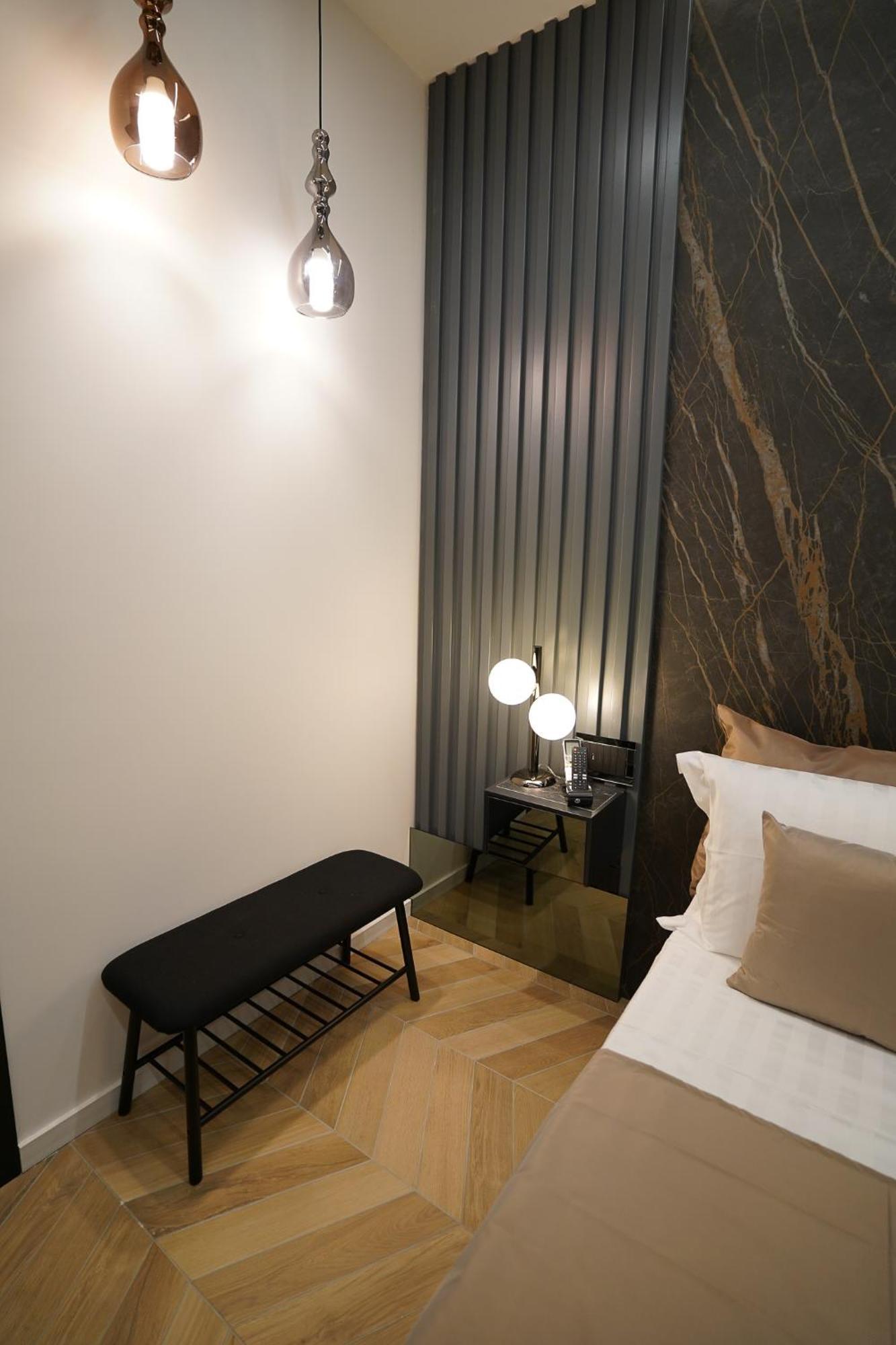Barneys B&B Cercola Bilik gambar